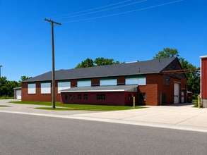 2420 Wills St, Marysville, MI à louer Photo de l’immeuble– Image 1 sur 1