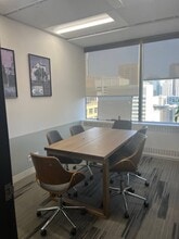 801 6th Ave SW, Calgary, AB à louer Photo intérieure– Image 2 sur 4