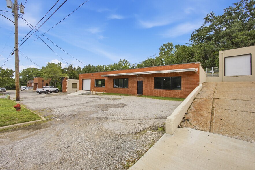 5629 Raytown Rd, Raytown, MO à vendre - Photo de l’immeuble – Image 2 sur 29