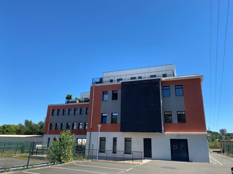 Bureau dans Saint-Étienne à vendre - Photo de l’immeuble – Image 2 sur 4