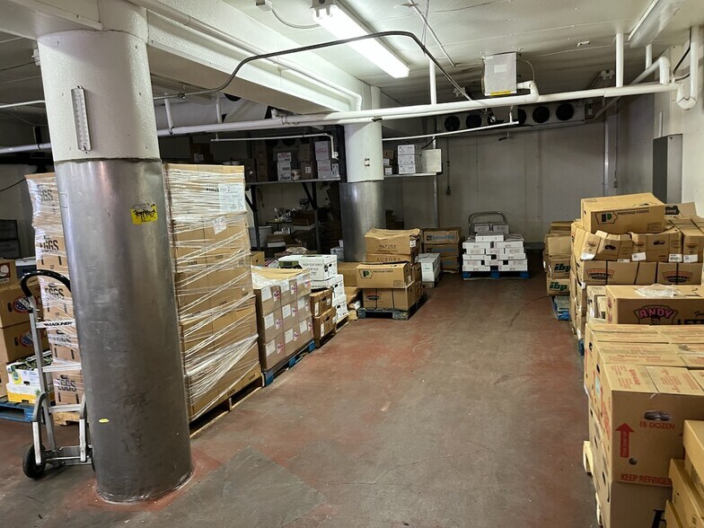 5120 N Milwaukee Ave, Chicago, IL à vendre - Photo intérieure – Image 2 sur 2