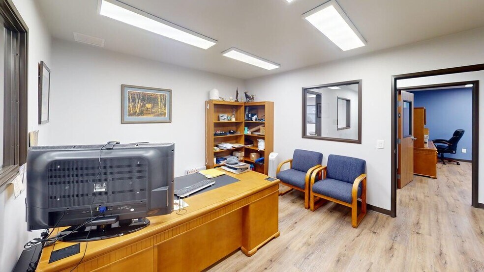 160 N San Antonio Ave, Pomona, CA à louer - Photo de l’immeuble – Image 2 sur 6