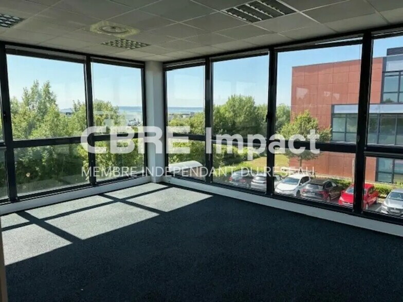 Bureau dans Reims à louer - Photo de l’immeuble – Image 3 sur 10