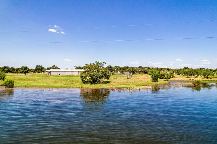 7330 Texas 261 Hwy, Buchanan Dam, TX à vendre - Photo de l’immeuble – Image 3 sur 21