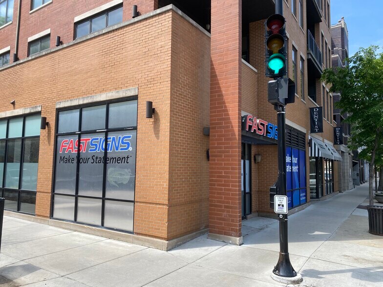1101 W Belmont Ave, Chicago, IL à louer - Photo de l’immeuble – Image 2 sur 14