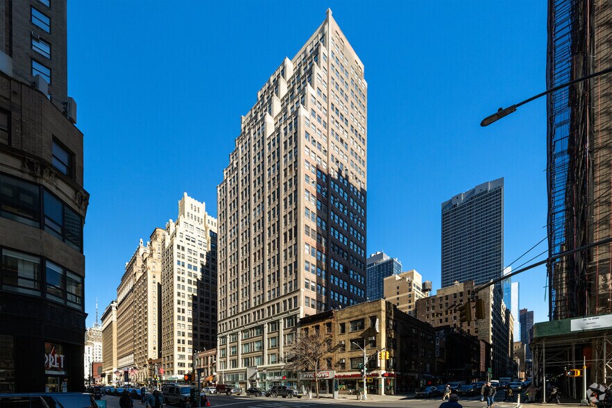 345 Seventh Ave, New York, NY à louer - Photo de l’immeuble – Image 1 sur 1