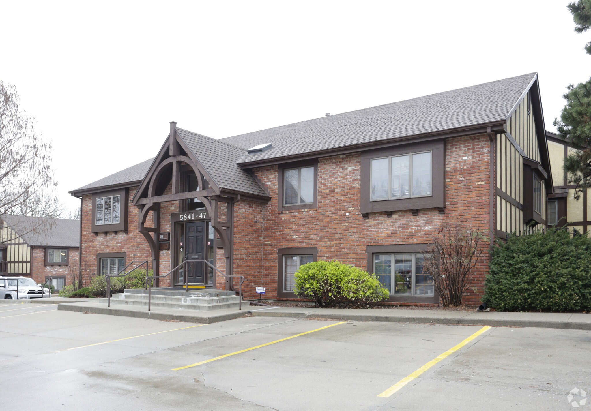 5841-5847 SW 29th St, Topeka, KS à vendre Photo principale– Image 1 sur 3