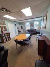 11-23 Bannard St, Freehold, NJ à louer Photo intérieure– Image 2 sur 16