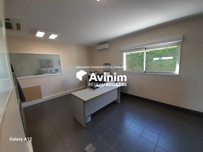 Plus de détails pour Bureau à vendre