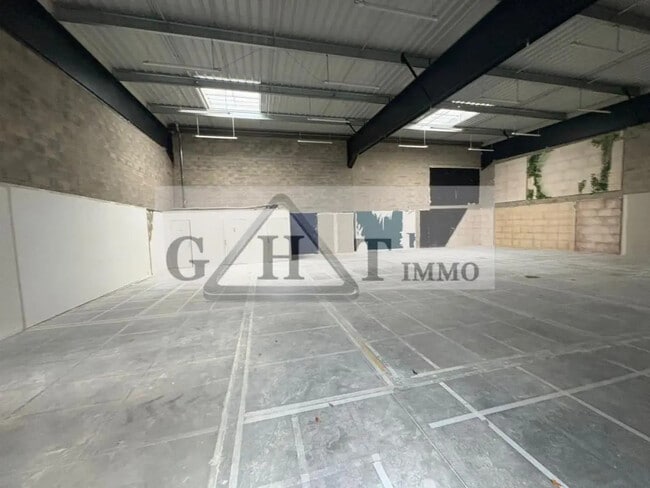 Plus de détails pour Industriel/Logistique à louer