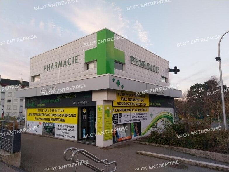 Local commercial dans Vannes à vendre - Photo de l’immeuble – Image 2 sur 8