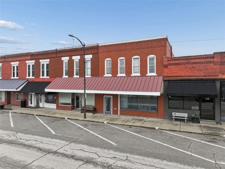 723 S Main St, Concordia, MO à vendre - Photo de l’immeuble – Image 2 sur 9