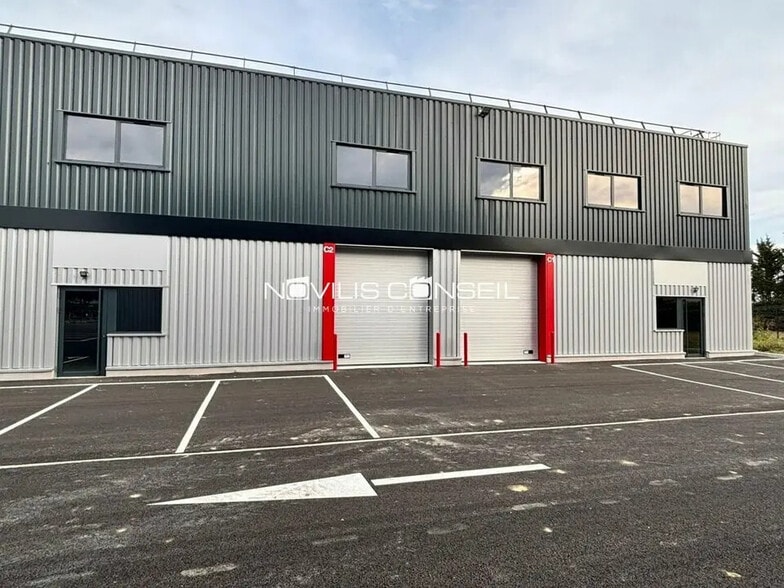 Local d’activités dans Bruguières à louer - Photo de l’immeuble – Image 1 sur 8
