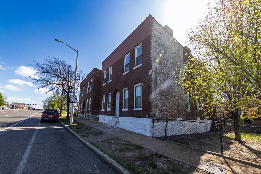 3244 Gravois Ave, Saint Louis, MO à vendre - Photo de l’immeuble – Image 1 sur 52