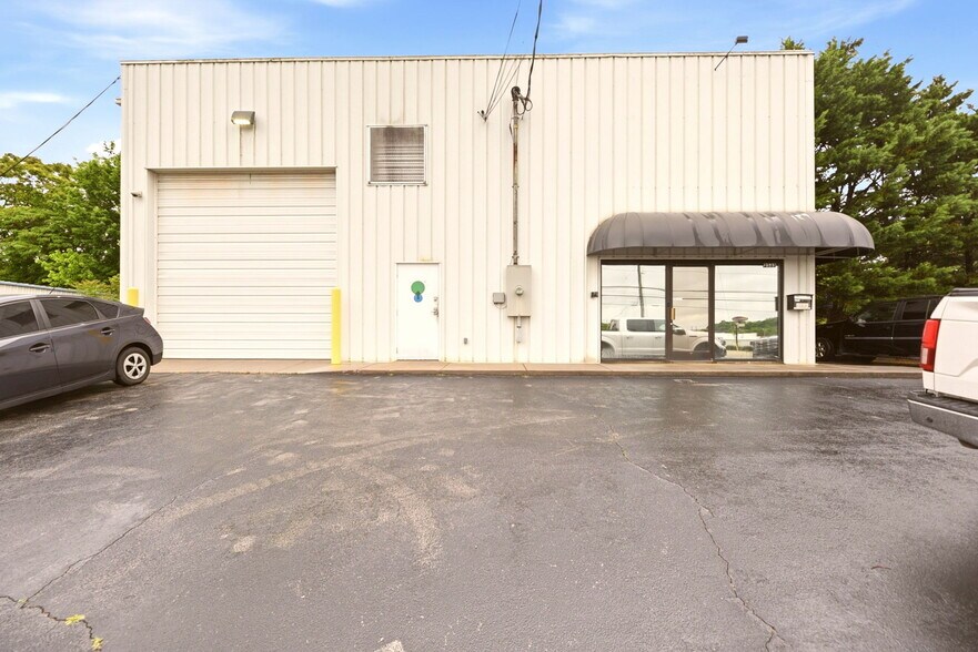 2533 Hoitt Ave, Knoxville, TN à vendre - Photo principale – Image 1 sur 21