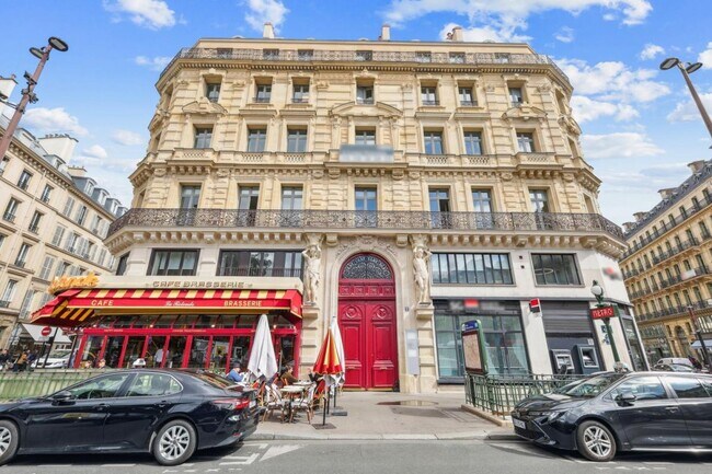 Plus de détails pour 2 Place D'Estienne D'Orves, Paris - Bureau à louer