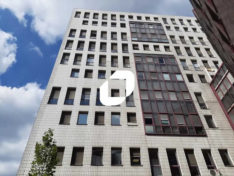 1 Place Charles De Gaulle, Montigny-le-Bretonneux à vendre - Photo de l’immeuble – Image 1 sur 11