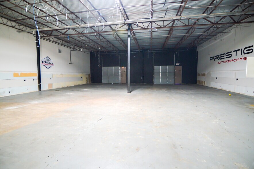403 E Ramsey Rd, San Antonio, TX à louer - Photo de l’immeuble – Image 3 sur 8