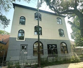 Plus de détails pour 41 St Anne's Rd, Winnipeg, MB - Logement à vendre