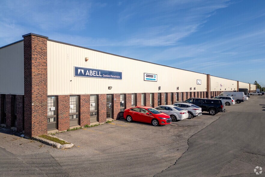 2900-2990 Rue Halpern, Montréal, QC à louer - Photo de l’immeuble – Image 3 sur 15