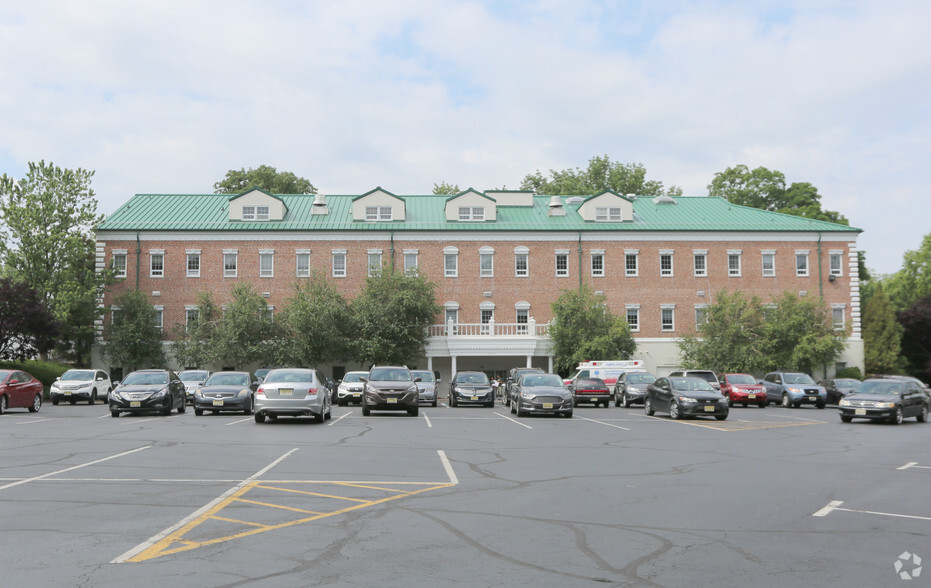 2130 Millburn Ave, Maplewood, NJ à louer - Photo de l’immeuble – Image 2 sur 5
