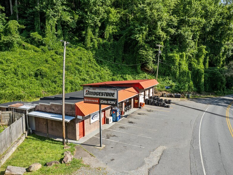 119 Whitewater Dr, Cherokee, NC à vendre - Photo de l’immeuble – Image 2 sur 28