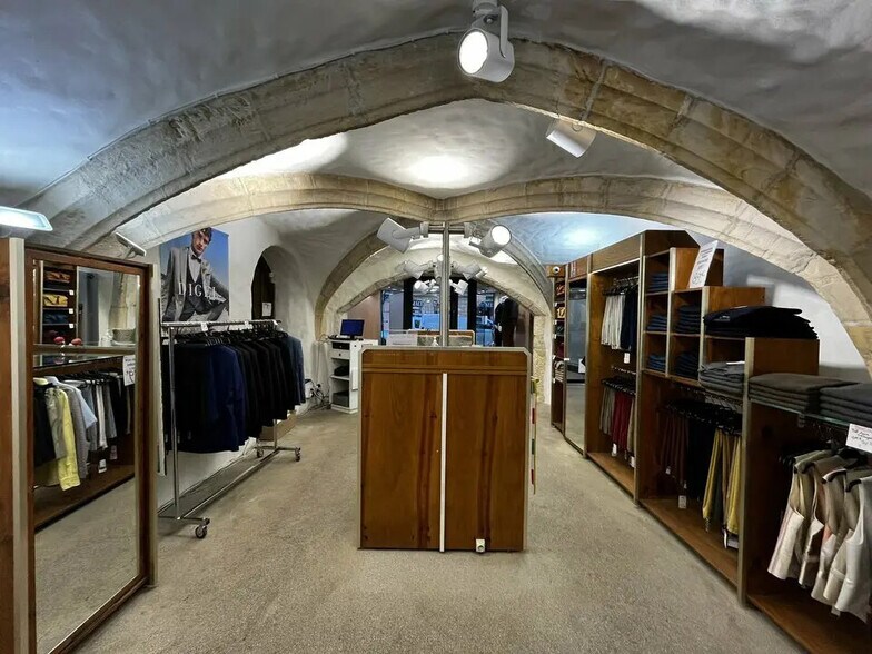 Local commercial dans Villefranche-sur-Saône à louer - Photo de l’immeuble – Image 3 sur 8