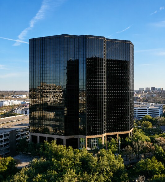 12222 Merit Dr, Dallas, TX à louer - Photo de l’immeuble – Image 2 sur 32