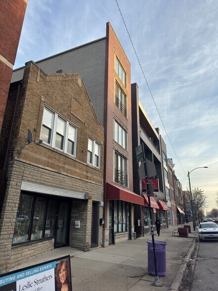 953 N Ashland Ave, Chicago, IL à vendre - Photo de l’immeuble – Image 2 sur 9