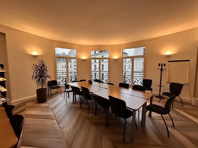 Plus de détails pour 2-4 Rue Lord Byron, Paris - Bureau à vendre