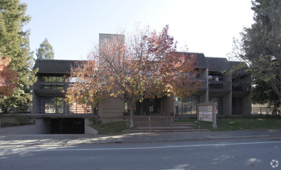 439-447 S San Antonio Rd, Los Altos, CA à louer - Photo de l’immeuble – Image 1 sur 4