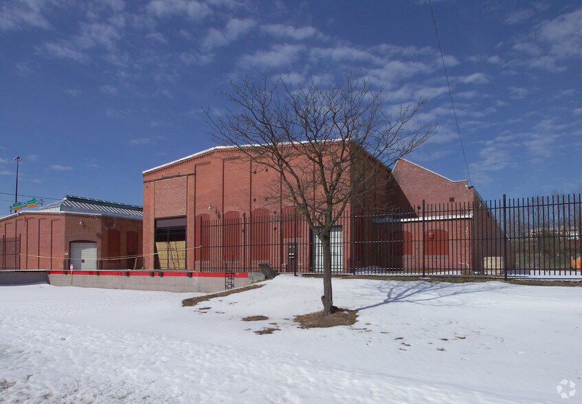 60 Jackson St, Holyoke, MA à vendre - Photo principale – Image 1 sur 5