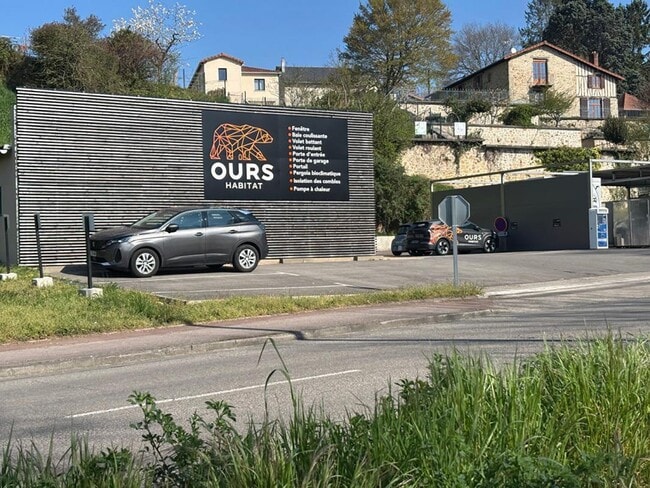 Plus de détails pour Local commercial à louer