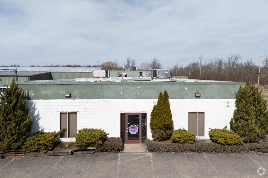 1815 Love Rd, Grand Island, NY à louer - Photo de l’immeuble – Image 2 sur 5