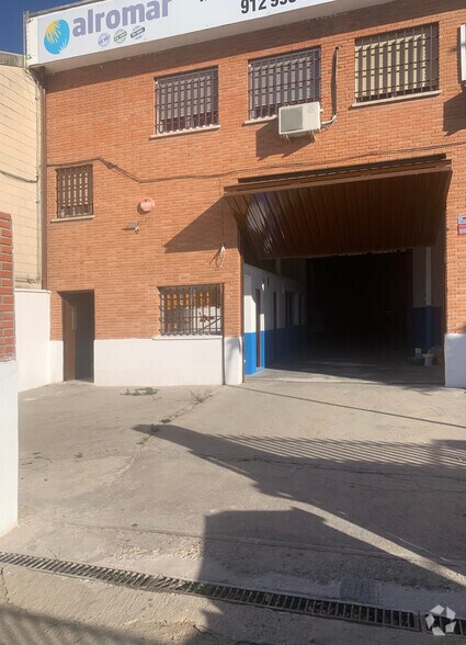 Calle de la Pirotécnia, 37B, Madrid, Madrid à louer - Photo de l’immeuble – Image 3 sur 6
