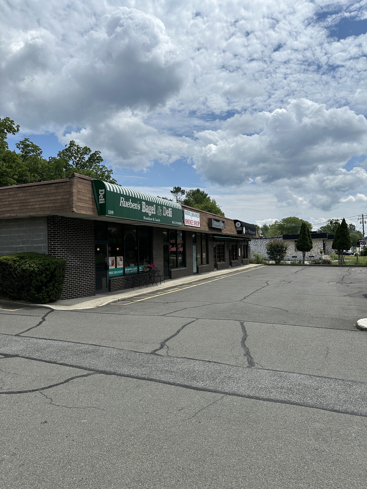 589 Route 303, Blauvelt, NY à louer Photo de l’immeuble– Image 1 sur 6