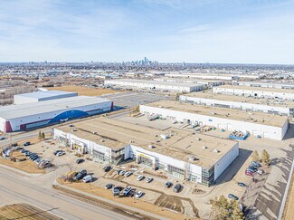 Plus de détails pour 6304-6330 Roper Rd NW, Edmonton, AB - Local d'activités à louer