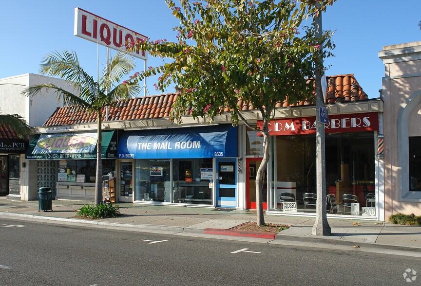 3533-3537 E Coast Hwy, Corona Del Mar, CA à louer - Photo principale – Image 1 sur 2