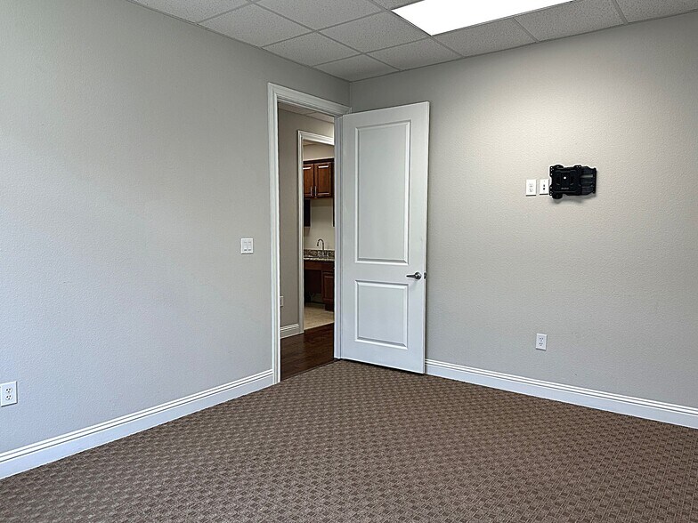 1402 S Custer Rd, McKinney, TX à louer - Photo intérieure – Image 3 sur 12