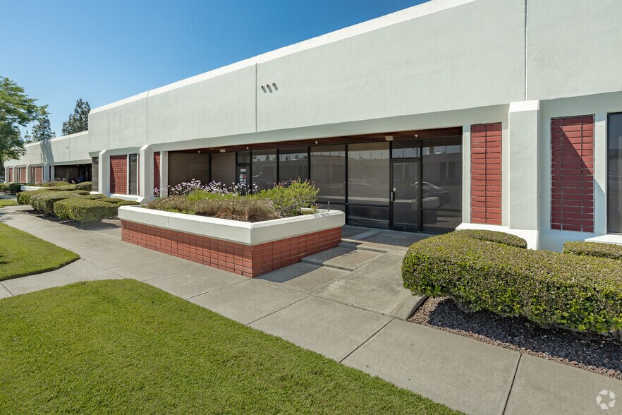 2644 Del Monte St, West Sacramento, CA à louer - Photo de l’immeuble – Image 2 sur 5