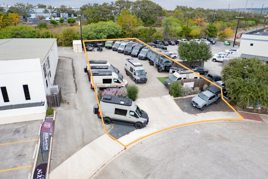 16139 College Oak, San Antonio, TX à vendre - Photo principale – Image 1 sur 6