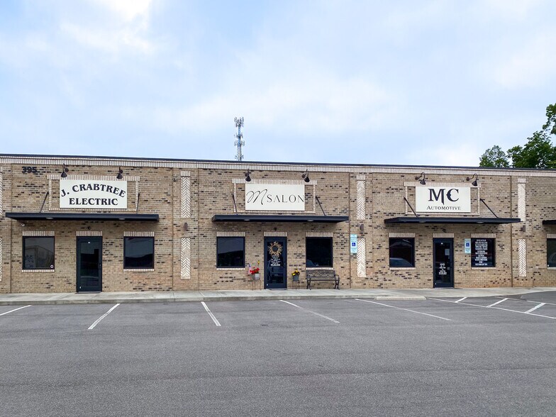 387 Park Ave, Youngsville, NC à louer - Photo principale – Image 1 sur 6