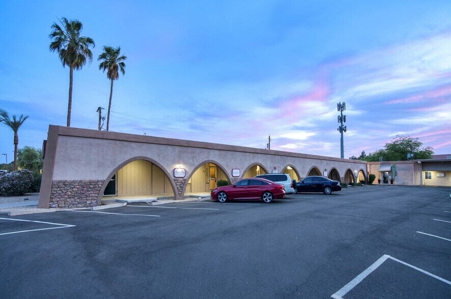 312 N Alma School Rd, Chandler, AZ à louer - Photo de l’immeuble – Image 3 sur 14