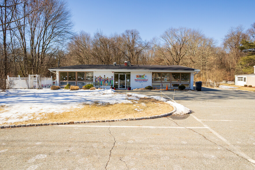 74 Jacksonville Rd, Towaco, NJ à vendre - Photo de l’immeuble – Image 2 sur 26