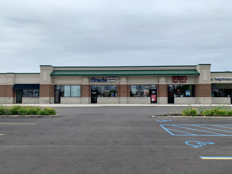 7041-7131 Airport Hwy, Holland, OH à louer - Photo de l’immeuble – Image 3 sur 4