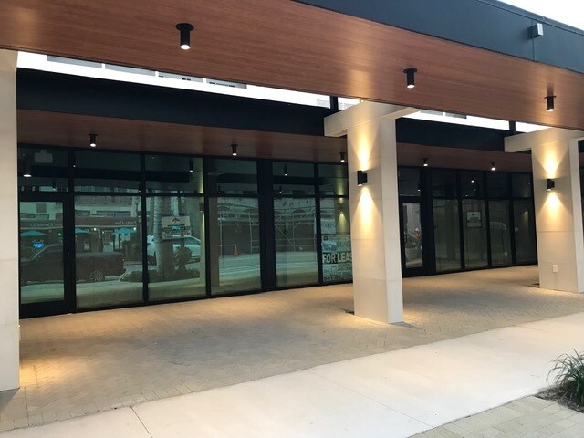 46-52 S Palm Ave, Sarasota, FL à louer - Photo de l’immeuble – Image 3 sur 7