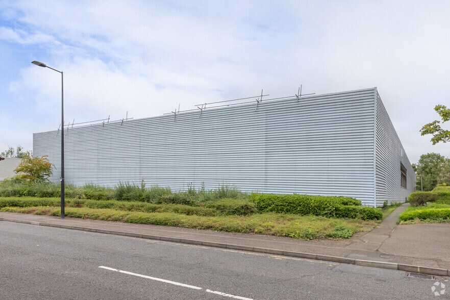 19-21 Tanners Dr, Milton Keynes à louer - Photo principale – Image 2 sur 3