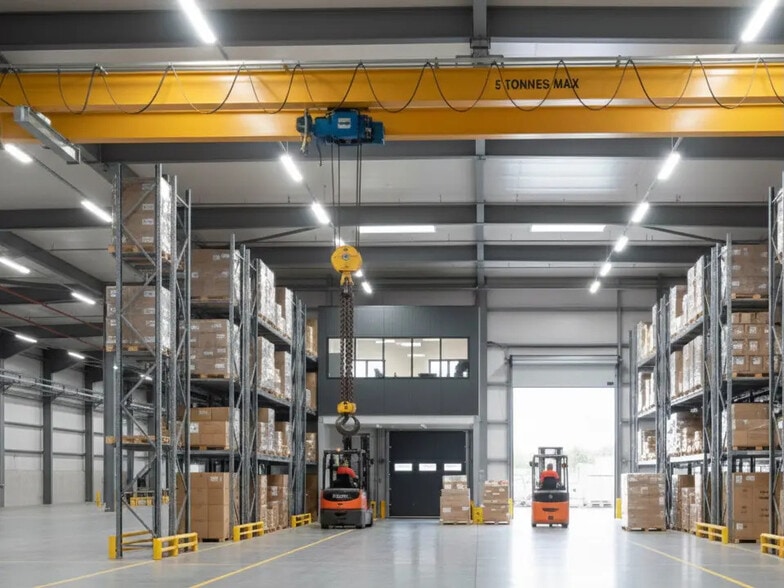 Local commercial dans Val-de-Reuil à vendre - Photo intérieure – Image 1 sur 4