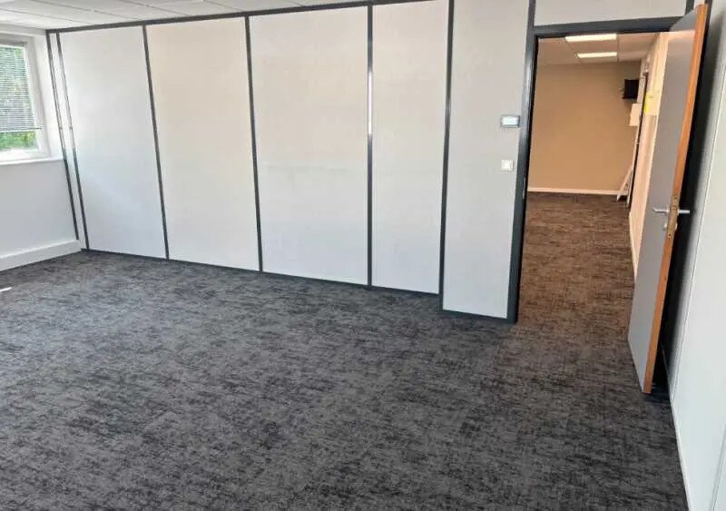 Bureau dans Mérignac à louer - Photo intérieure – Image 3 sur 8