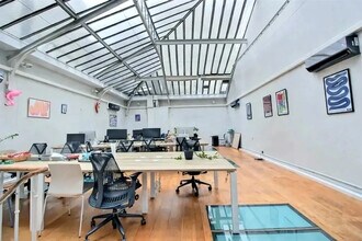 61 Rue Du Faubourg Saint-Denis, Paris à louer Photo de l’immeuble– Image 2 sur 5